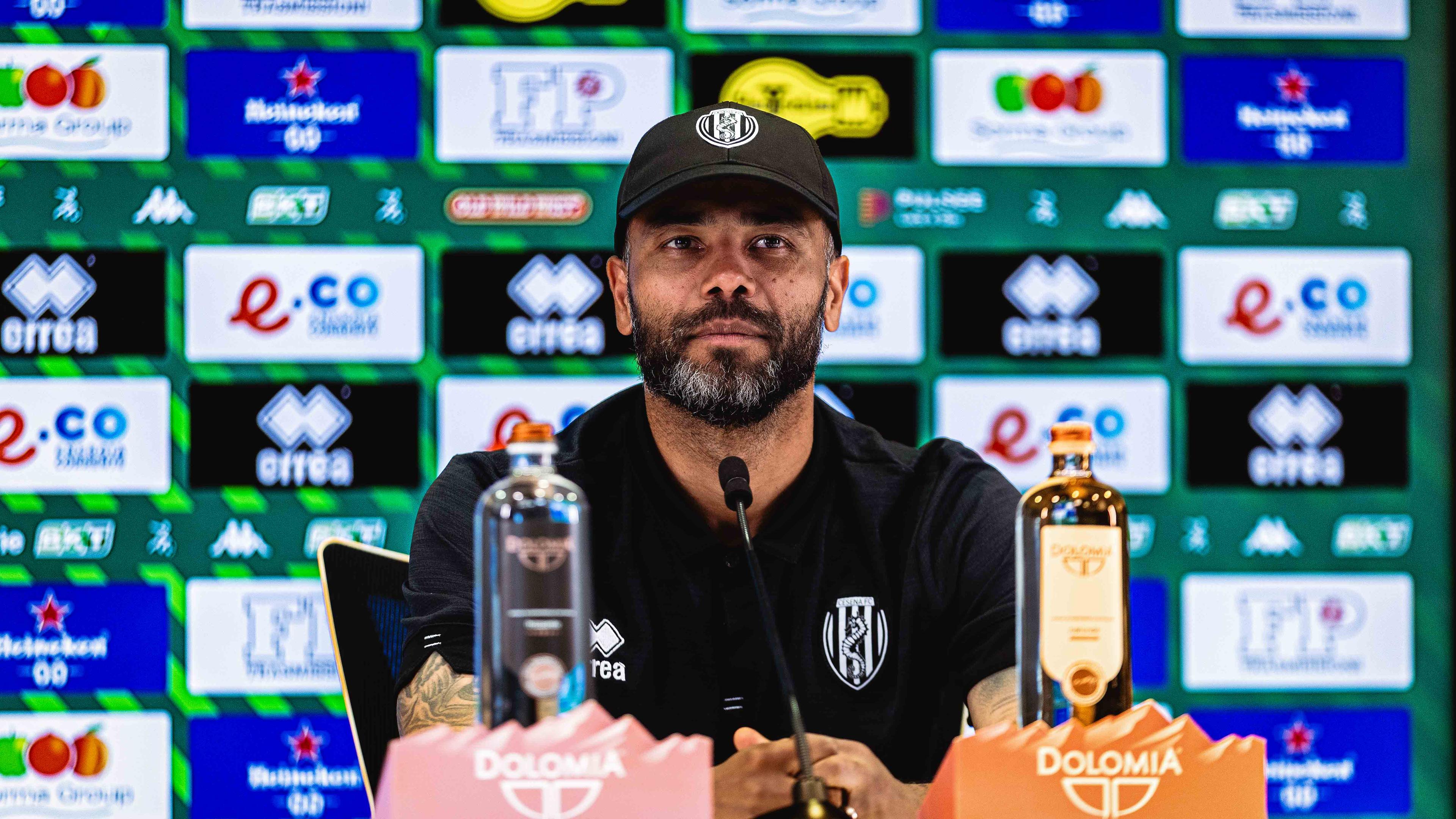 Mister Ashley Cole in conferenza stampa alla vigilia di Cesena Padova